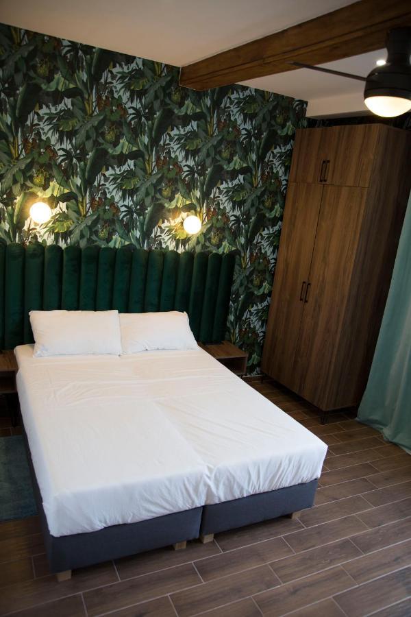 Luxurio Rooms With Baths Ливорно Экстерьер фото