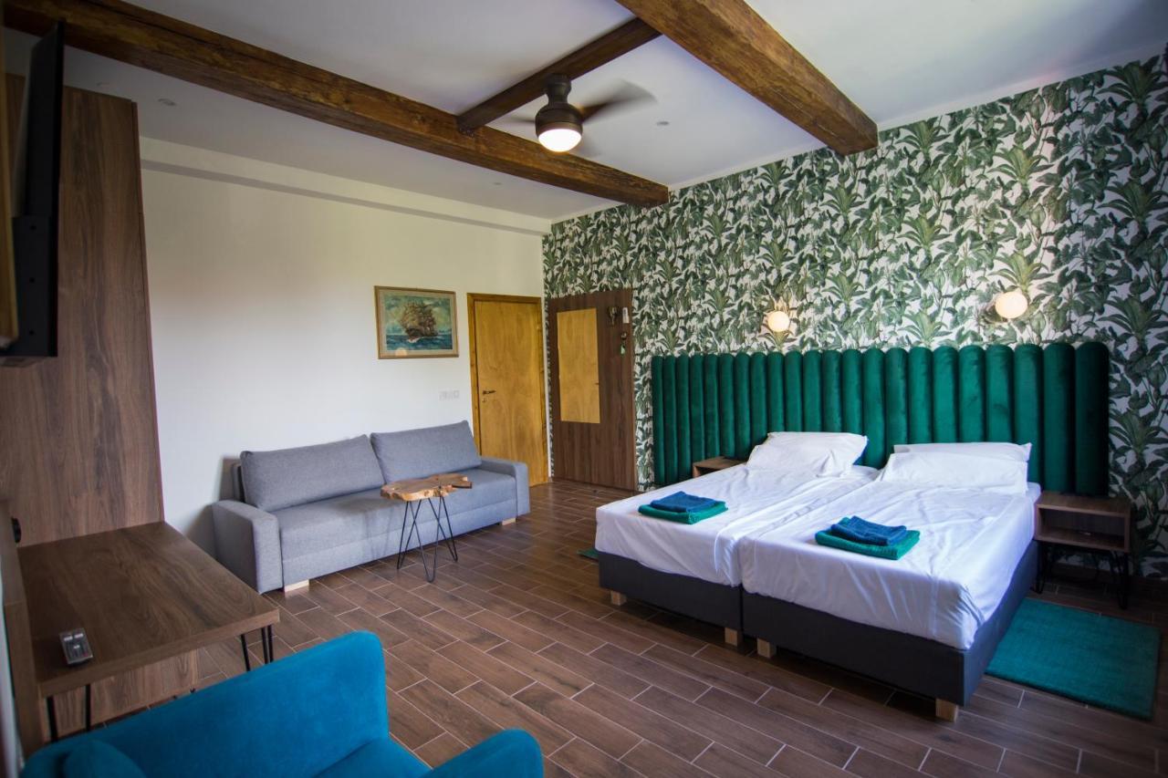 Luxurio Rooms With Baths Ливорно Экстерьер фото