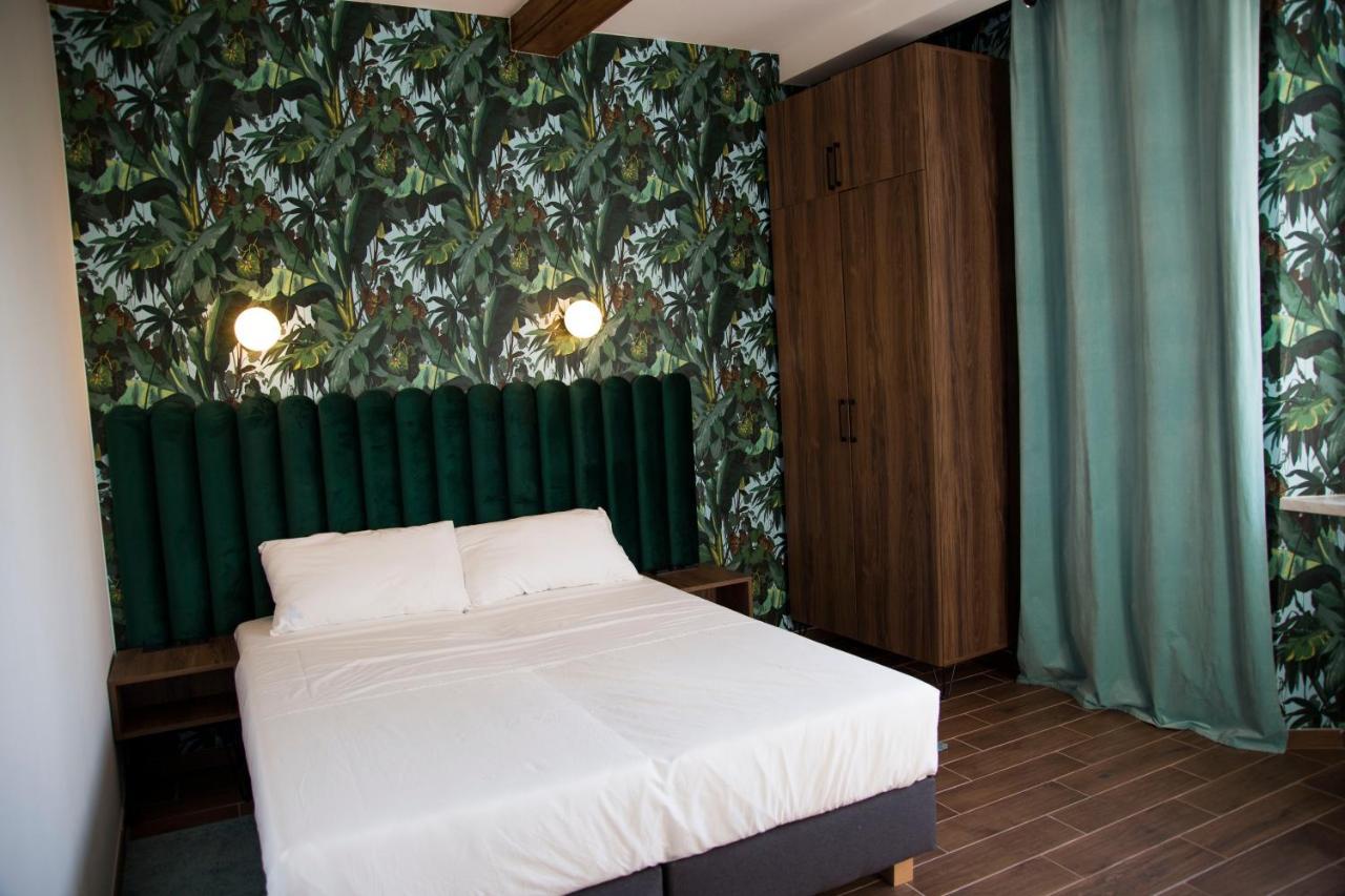 Luxurio Rooms With Baths Ливорно Экстерьер фото