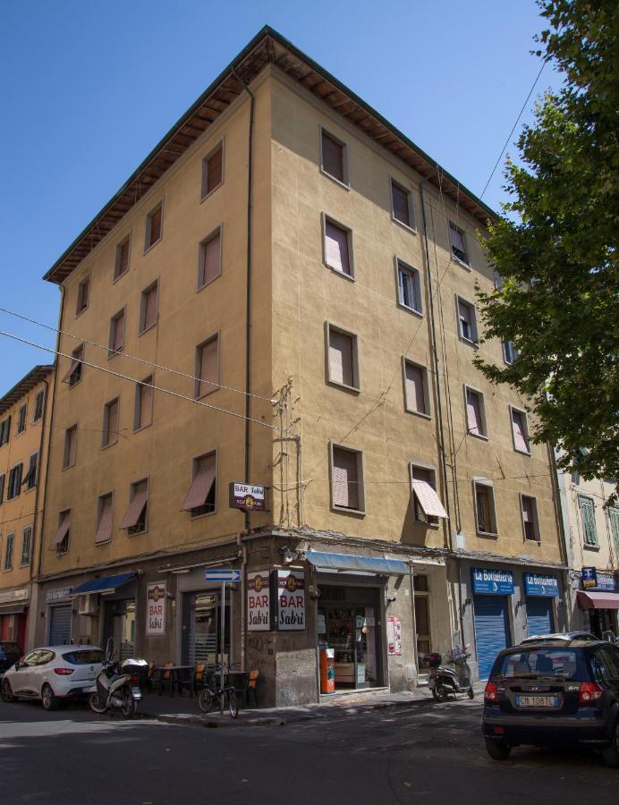 Luxurio Rooms With Baths Ливорно Экстерьер фото