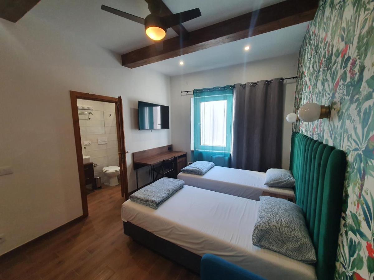 Luxurio Rooms With Baths Ливорно Экстерьер фото
